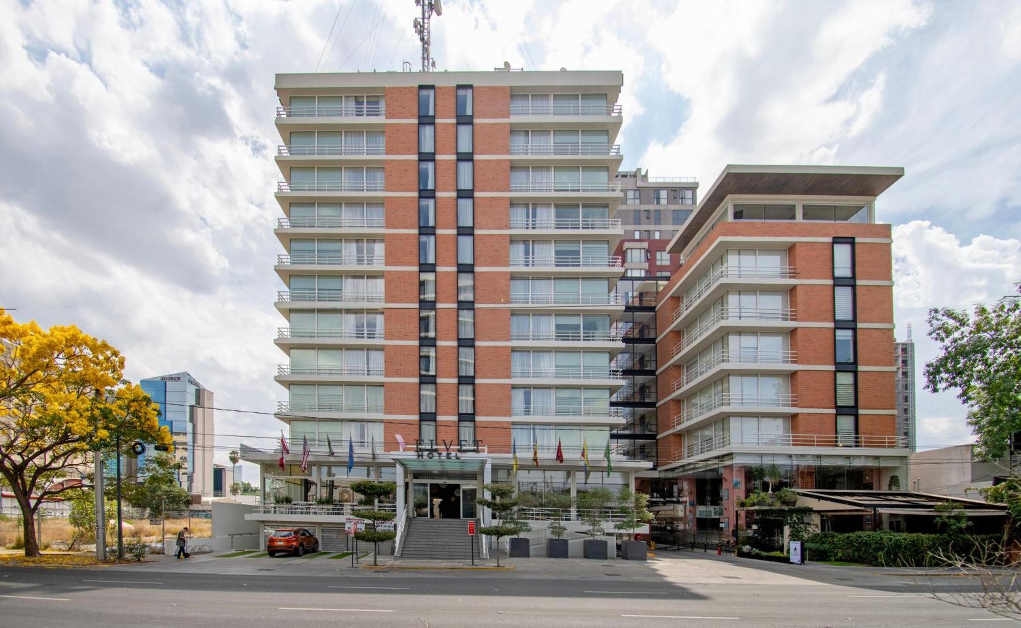 Hotel Velvet Plaza Guadalajara Bagian luar foto