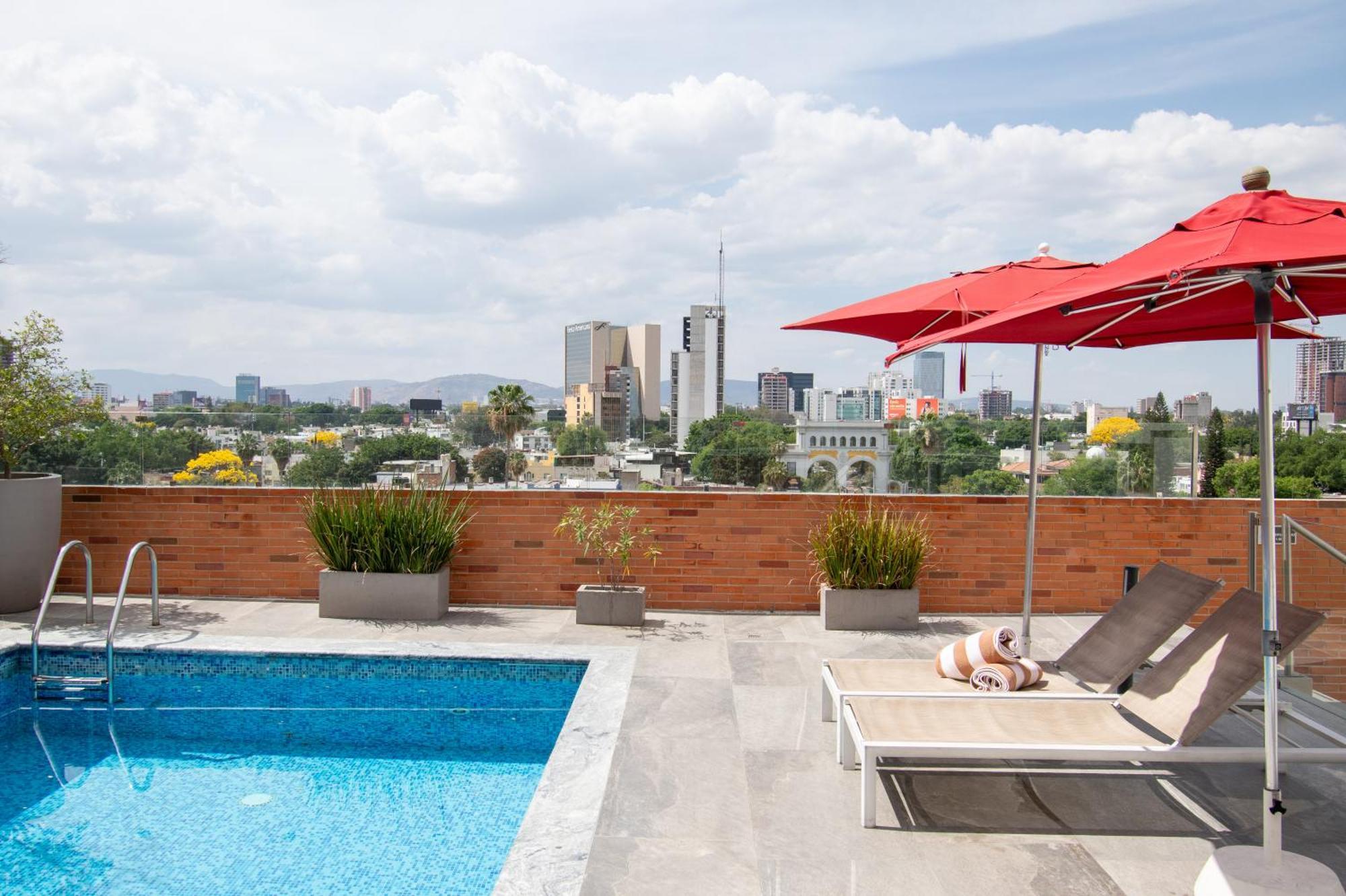 Hotel Velvet Plaza Guadalajara Bagian luar foto