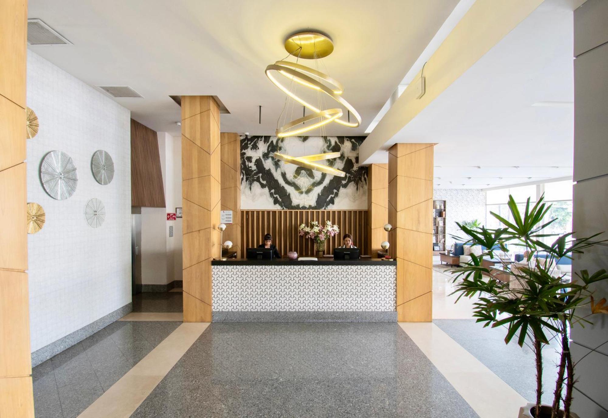Hotel Velvet Plaza Guadalajara Bagian luar foto