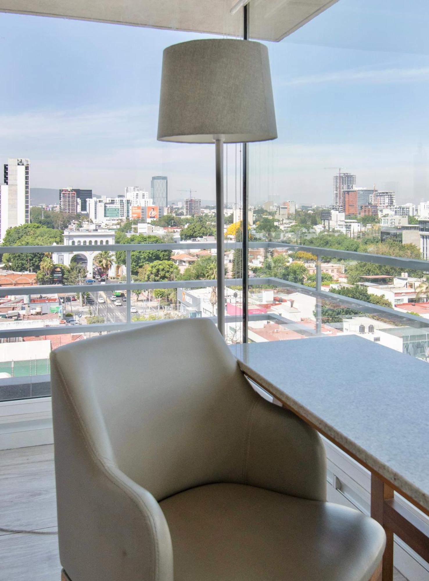 Hotel Velvet Plaza Guadalajara Bagian luar foto