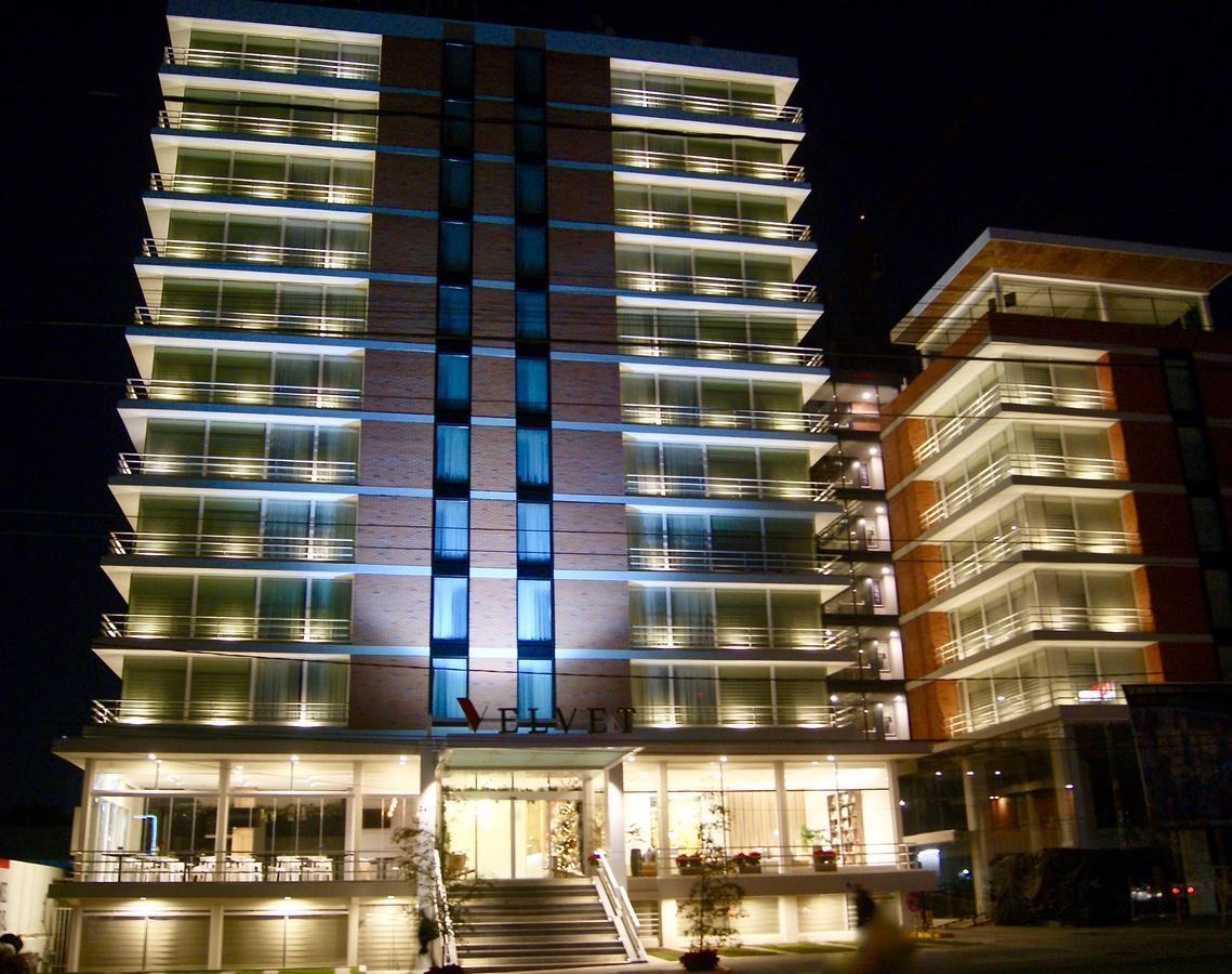 Hotel Velvet Plaza Guadalajara Bagian luar foto