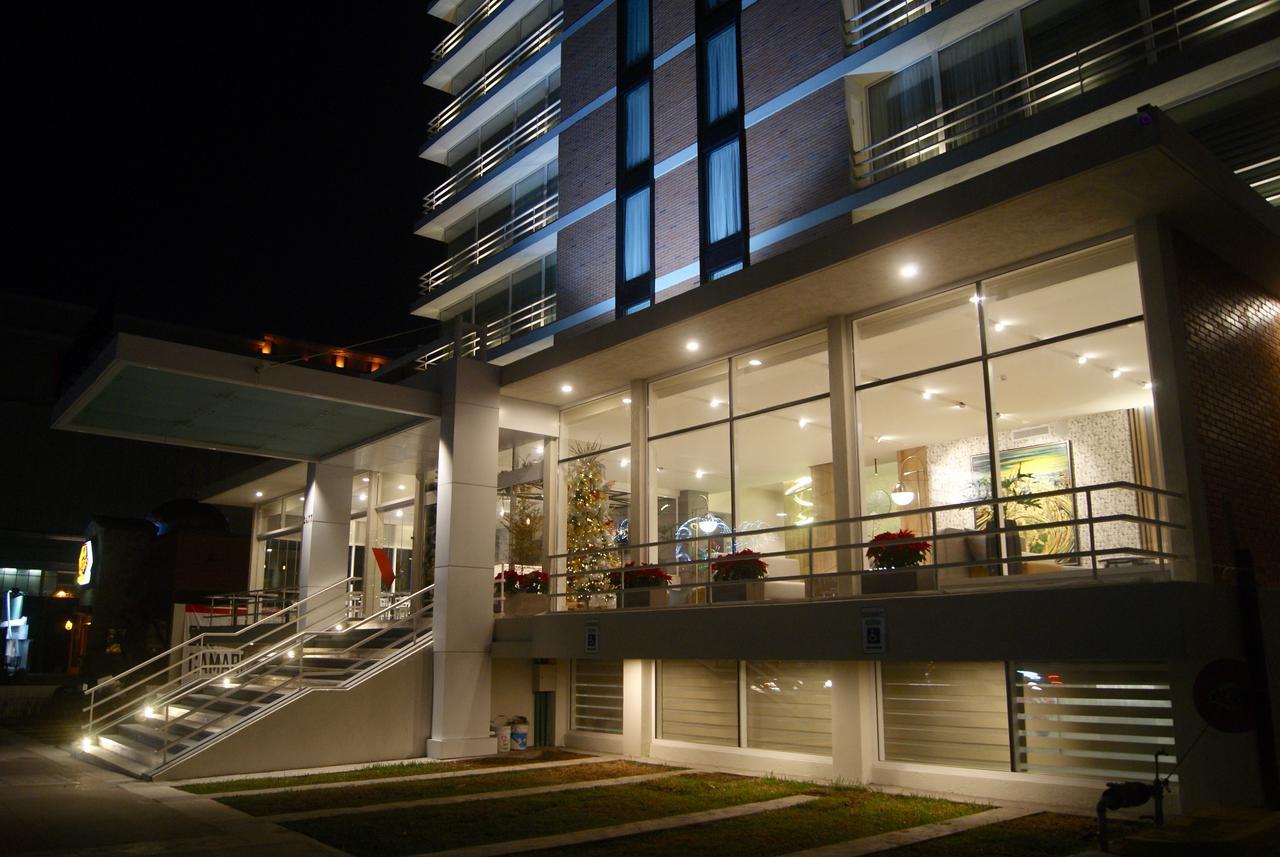 Hotel Velvet Plaza Guadalajara Bagian luar foto